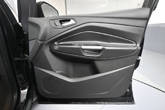 Used 2019 Ford Escape SE FWD image 34