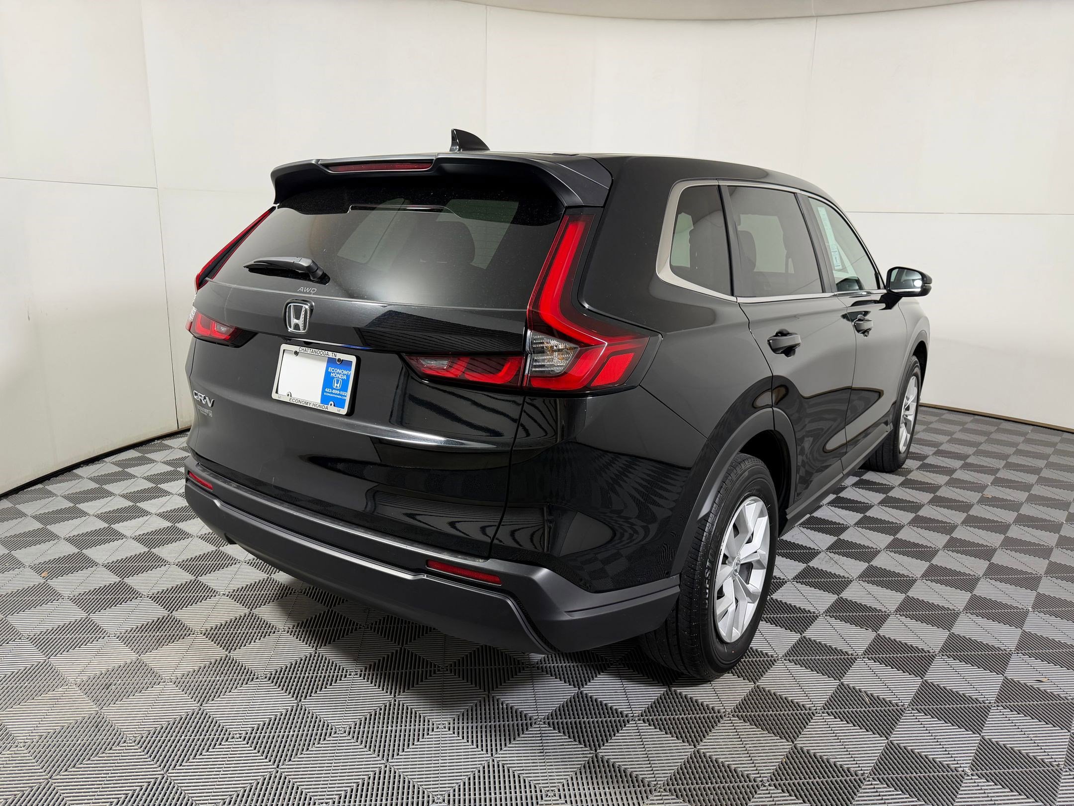 Used 2025 Honda CR-V LX image 8