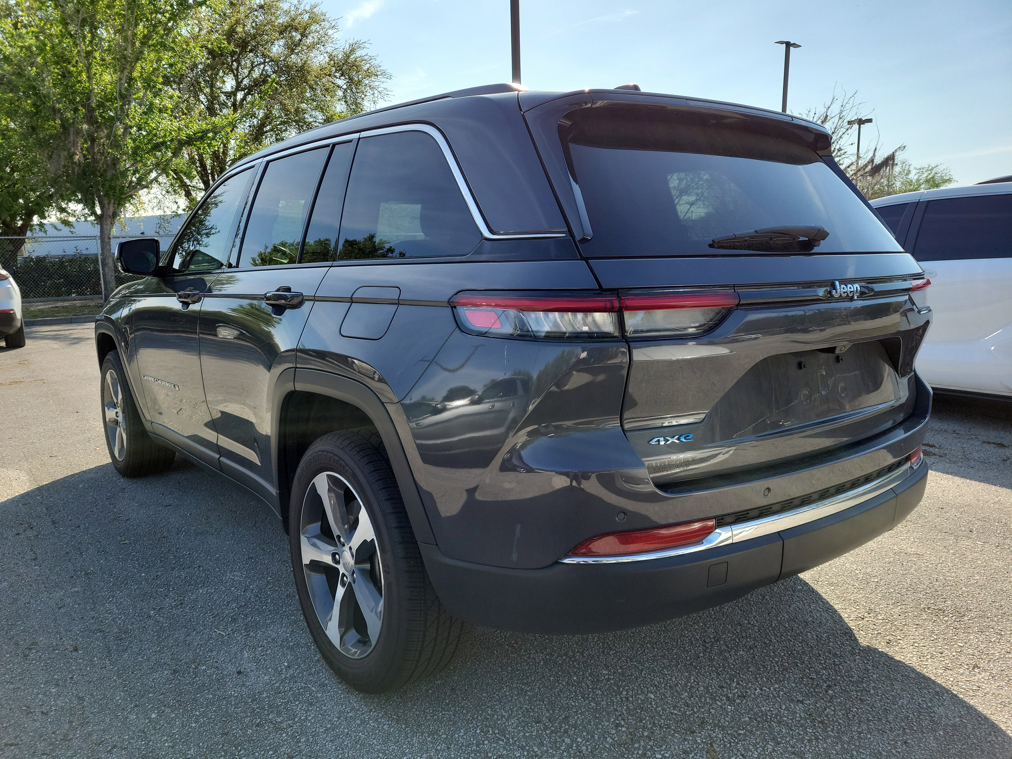 Used 2022 Jeep Grand Cherokee Limited 4xe image 6