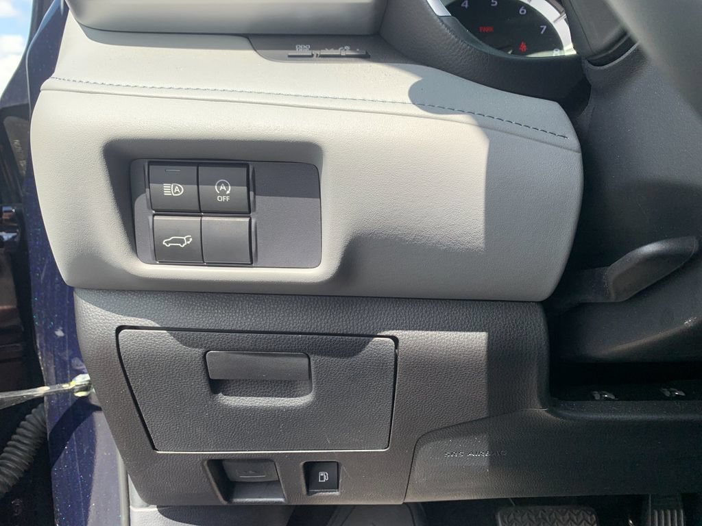 Used 2024 Toyota Highlander XLE AWD/4WD image 31