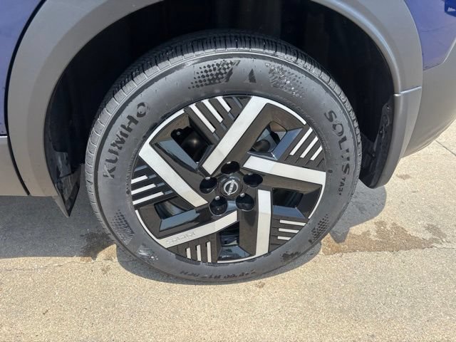 Certified 2025 Nissan Kicks SV FWD image 12