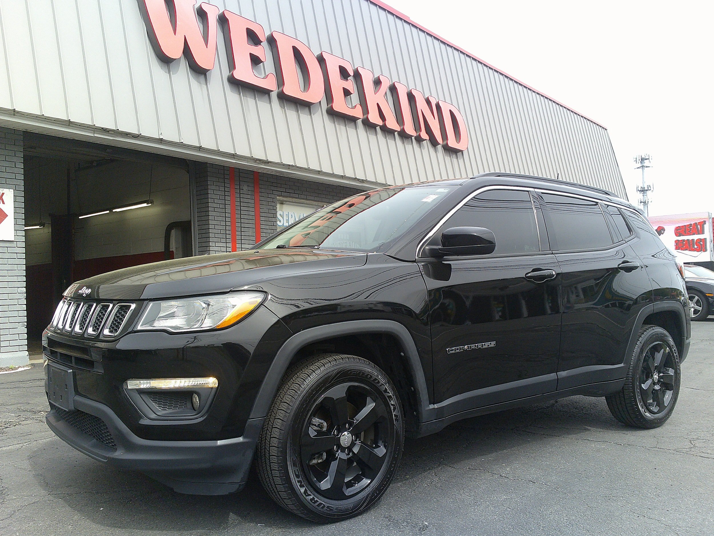 Used 2023 Jeep Compass Limited w/ Sun and Sound Group AWD/4WD image 1