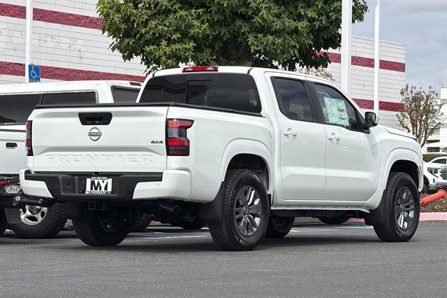 New 2026 Nissan Frontier SV w/ Tow Package AWD/4WD image 4