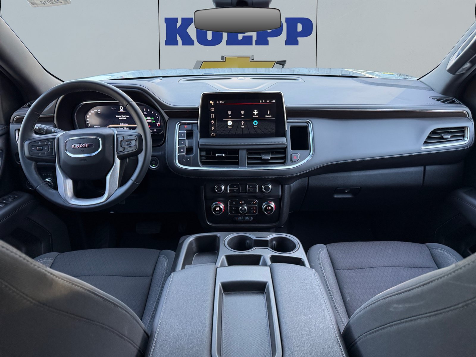 Used 2024 GMC Yukon SLE RWD image 12
