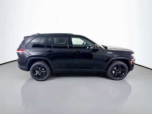 New 2025 Jeep Grand Cherokee Limited w/ Black Appearance Package image 8