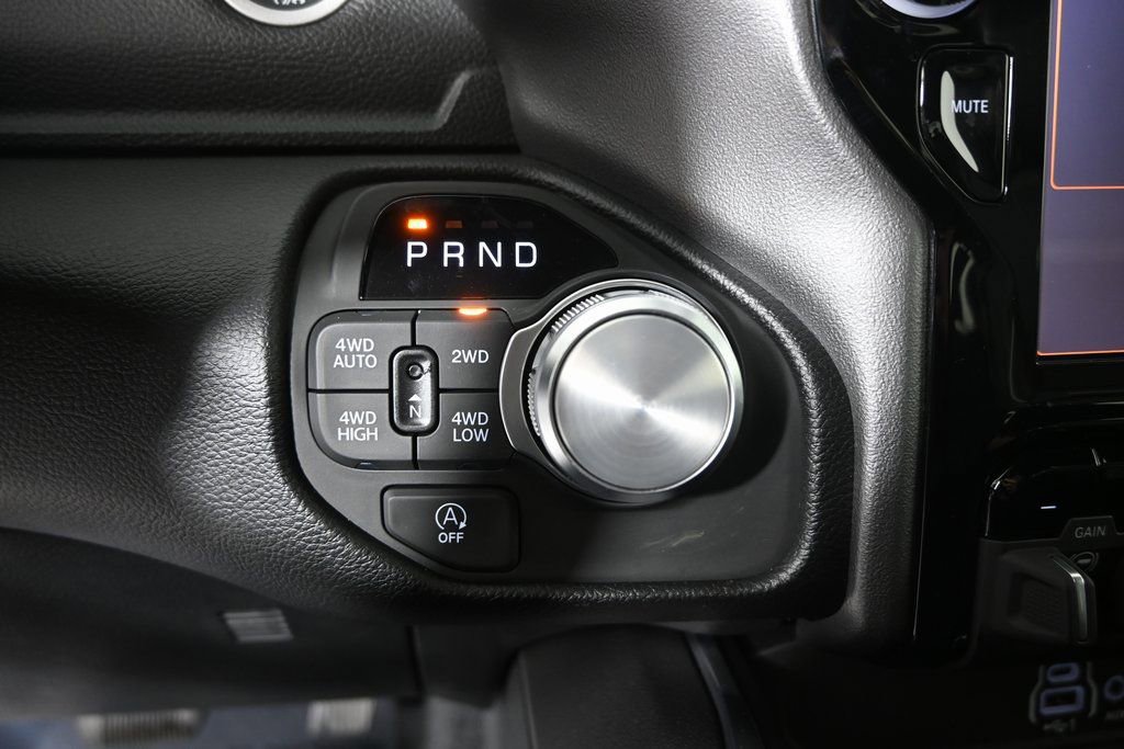 Used 2025 RAM 1500 Laramie image 33