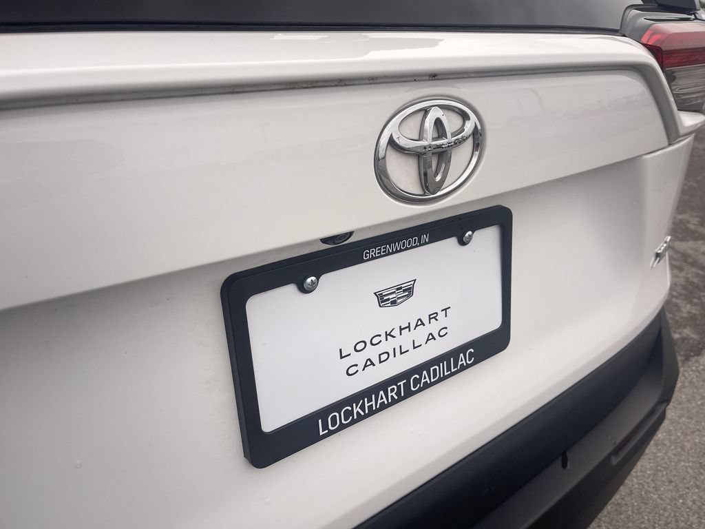 Used 2025 Toyota RAV4 XLE FWD image 14