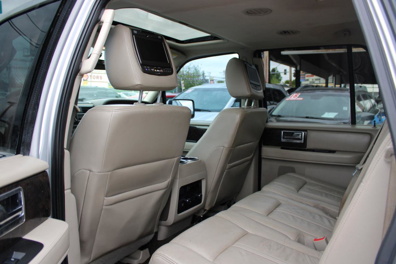 Used 2015 Lincoln Navigator L 4WD image 14