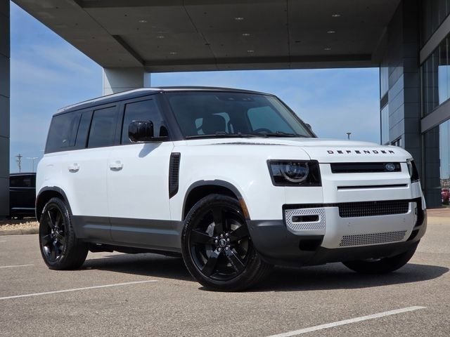 Used 2024 Land Rover Defender 110 SE AWD/4WD image 2