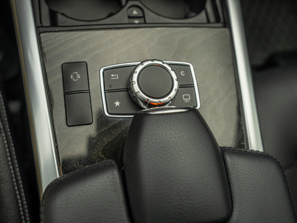 Used 2016 Mercedes-Benz E 350 4MATIC Sedan image 38