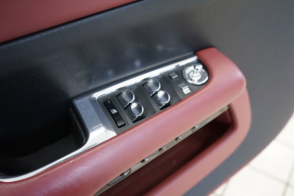 Used 2016 Rolls-Royce Wraith image 32