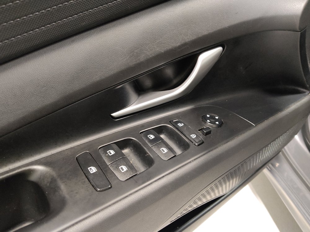 Used 2025 Hyundai Elantra SE FWD image 27