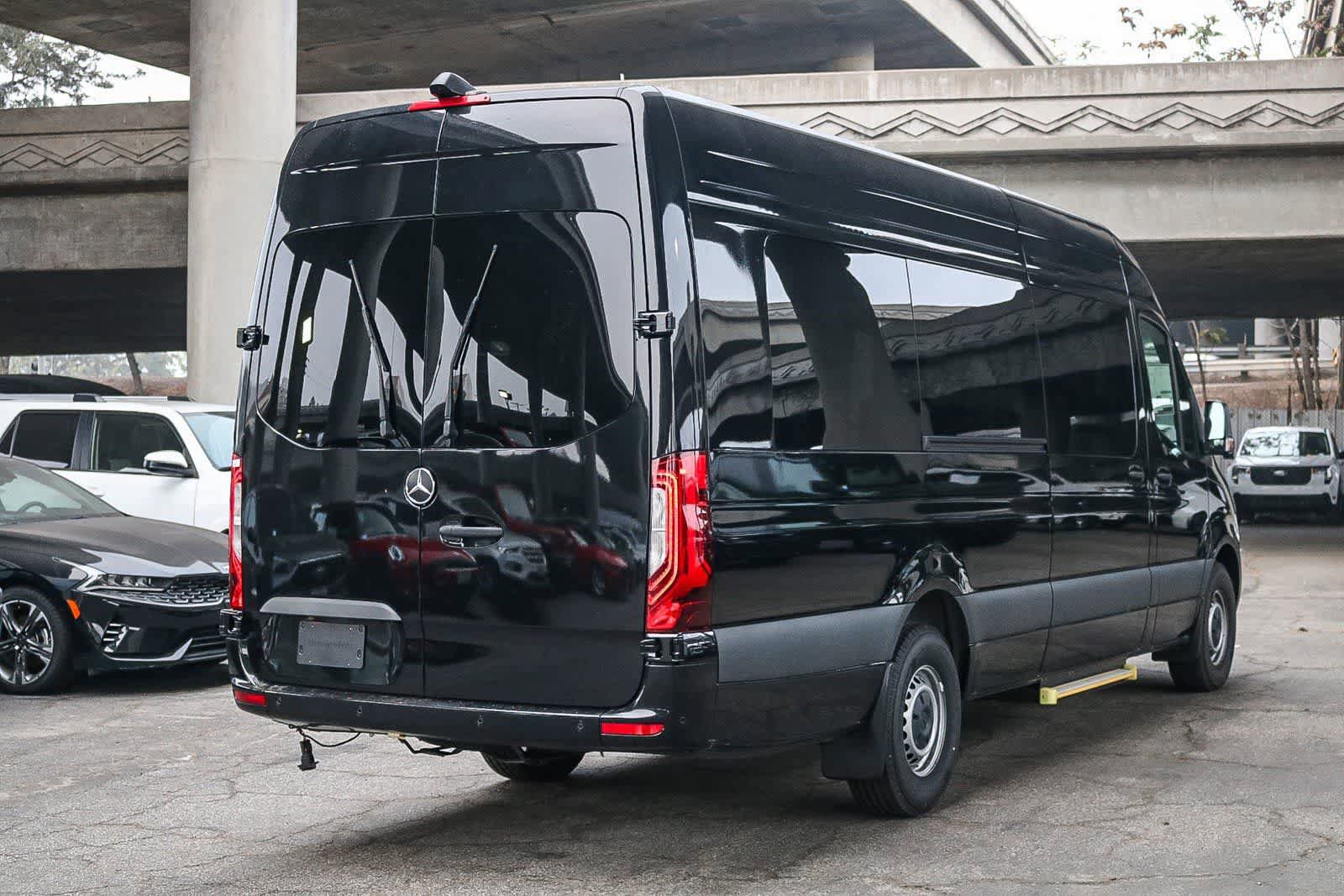 Used 2024 Mercedes-Benz Sprinter 2500 image 6