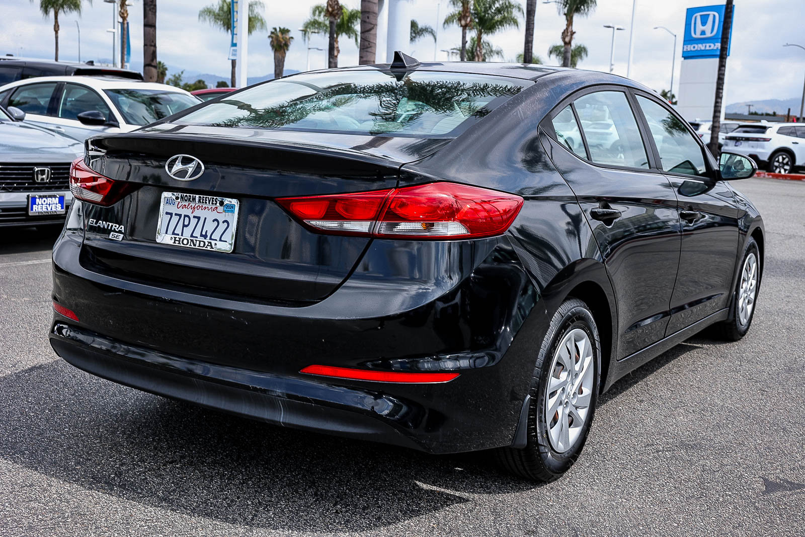 Used 2017 Hyundai Elantra SE image 7