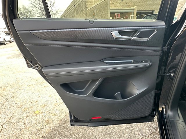 Certified 2025 Volkswagen Atlas Cross Sport SEL image 22