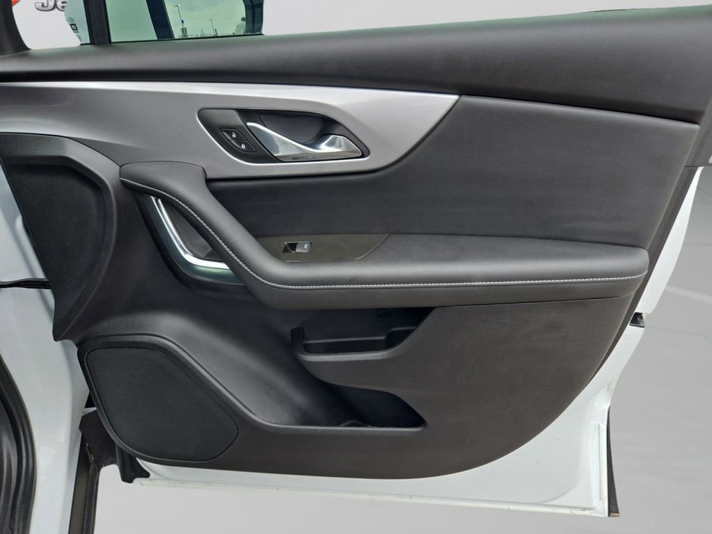 Used 2025 Chevrolet Blazer LT w/ LPO, Floor Liner Package FWD image 15