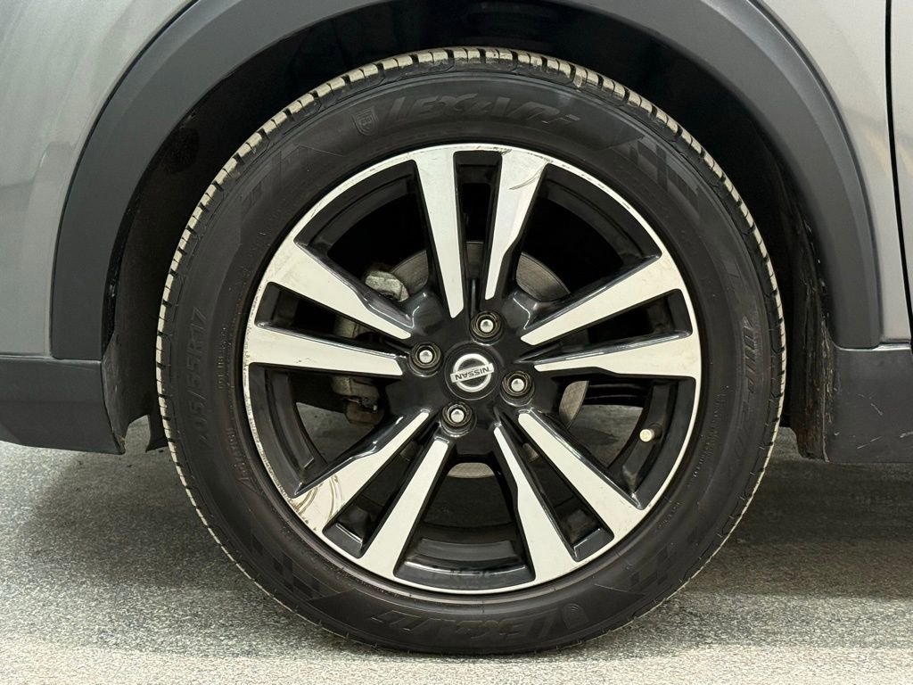 Used 2019 Nissan Kicks SR image 31