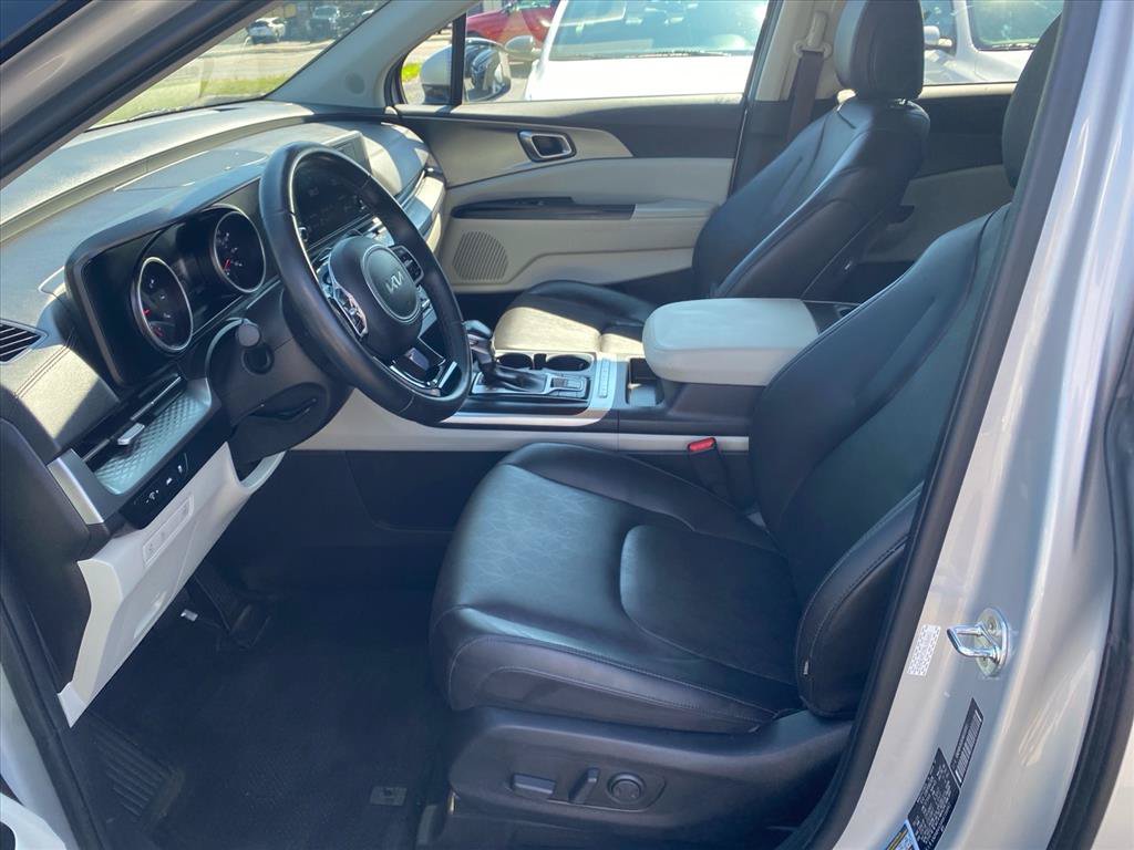 Certified 2022 Kia Carnival LX FWD image 10