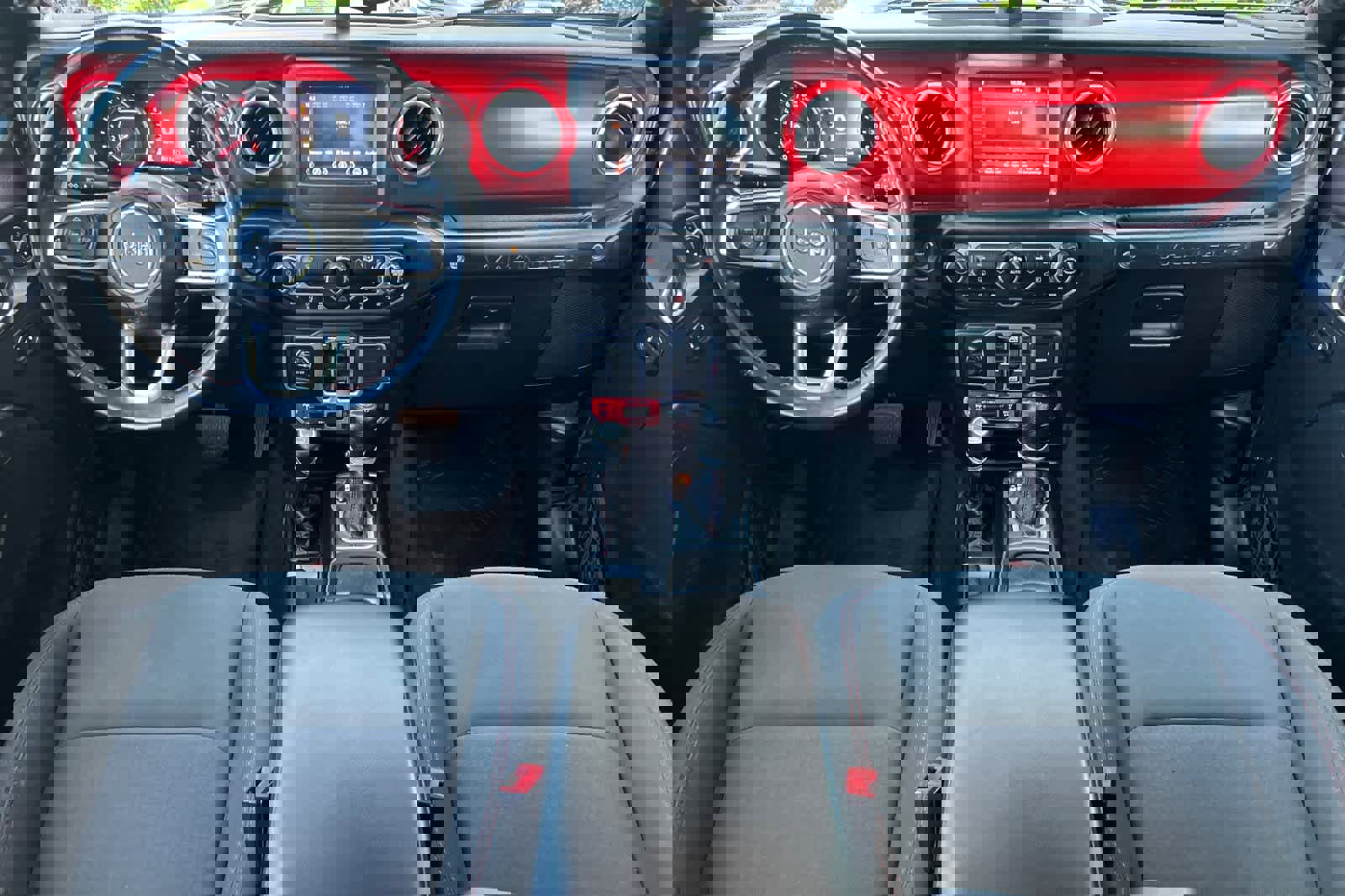 Used 2018 Jeep Wrangler Unlimited Rubicon AWD/4WD image 3