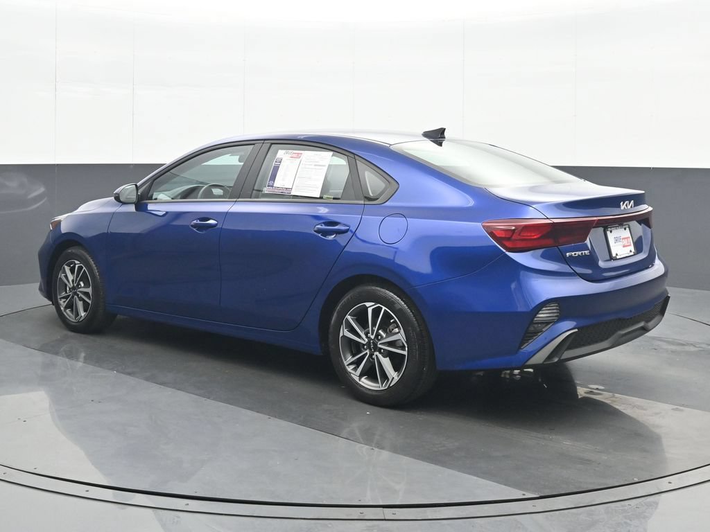Used 2023 Kia Forte LXS w/ LXS Technology Package FWD image 4
