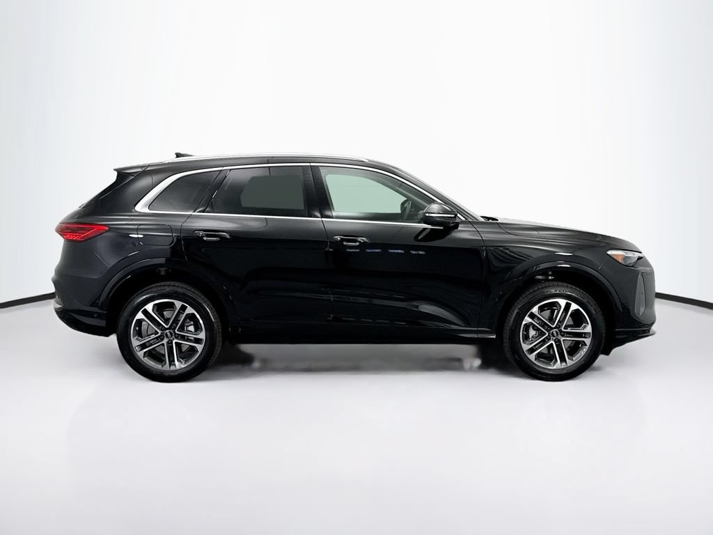 Certified 2025 Audi Q5 Premium Plus w/ Premium Plus AWD/4WD image 5
