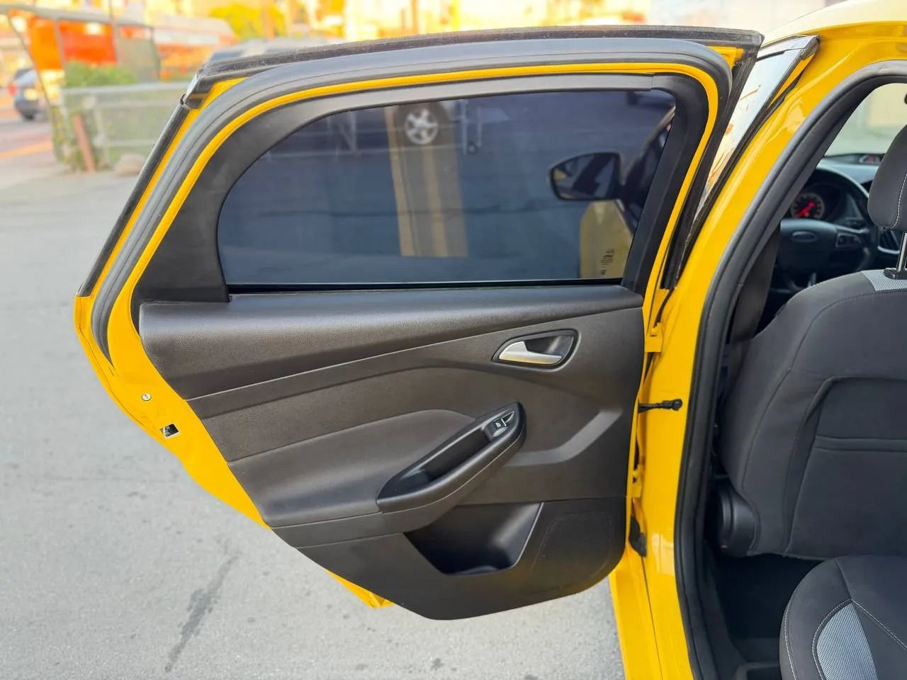 Used 2017 Ford Focus ST image 25