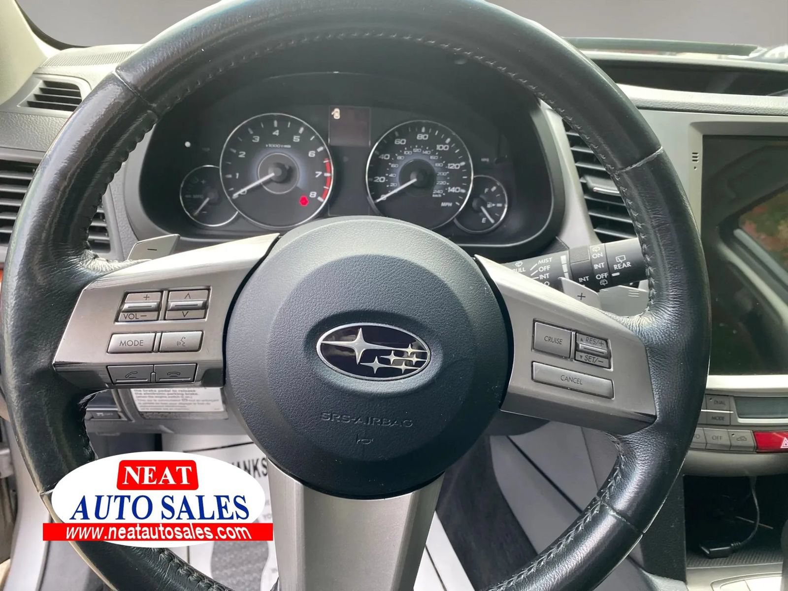 Used 2010 Subaru Outback 2.5i Limited AWD/4WD image 8