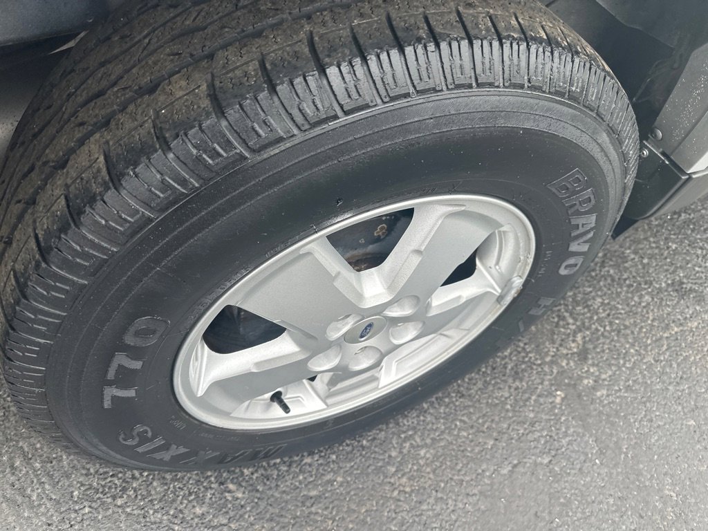 Used 2010 Ford Escape XLT FWD image 6