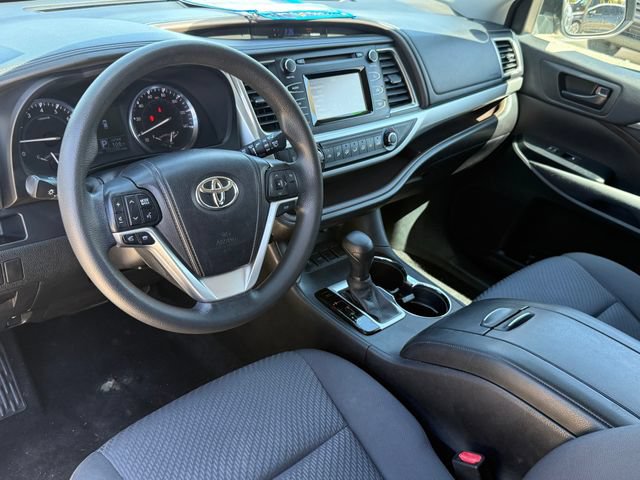 Used 2014 Toyota Highlander LE FWD image 11
