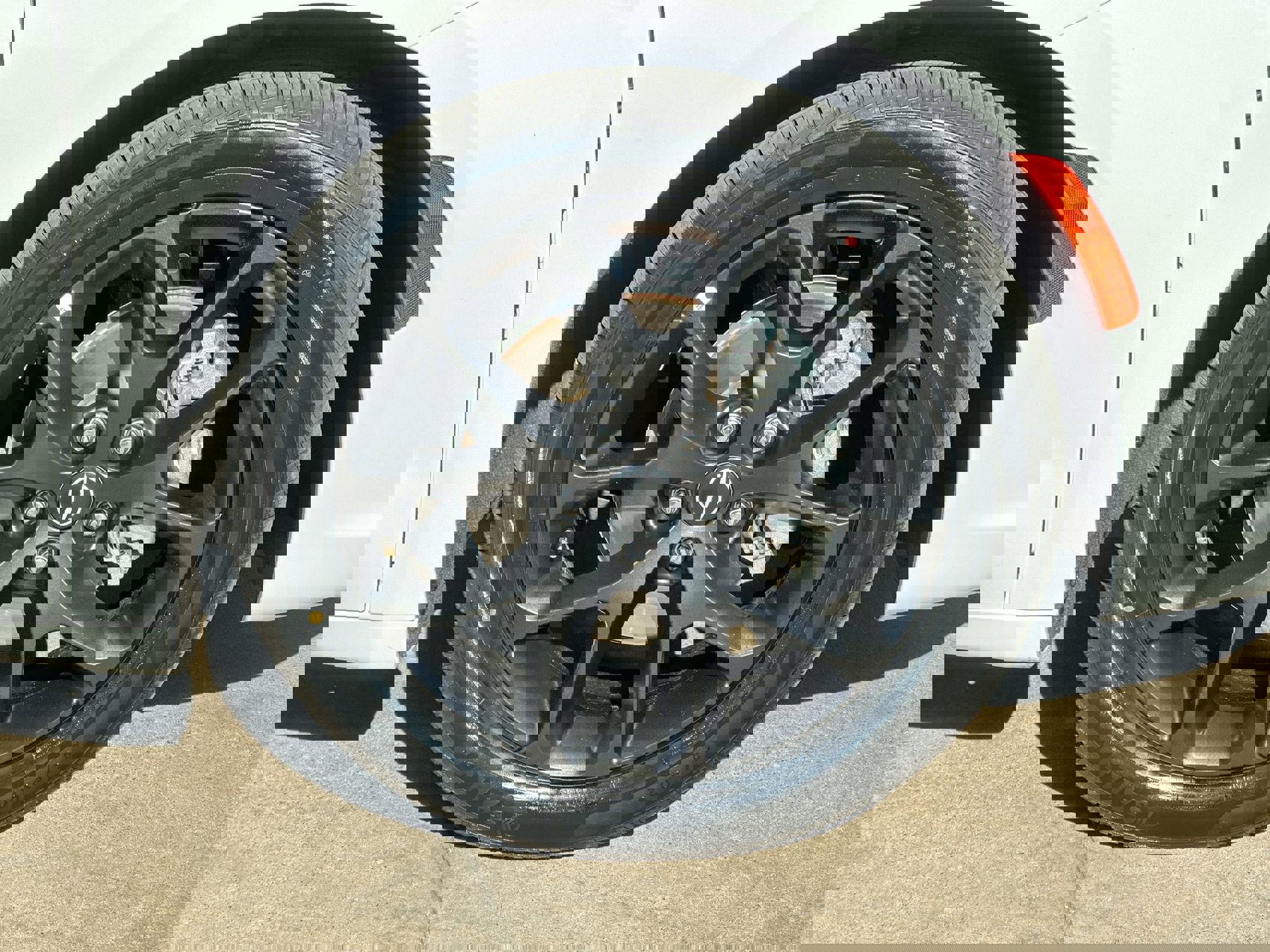 Used 2025 Chrysler Pacifica Limited image 10