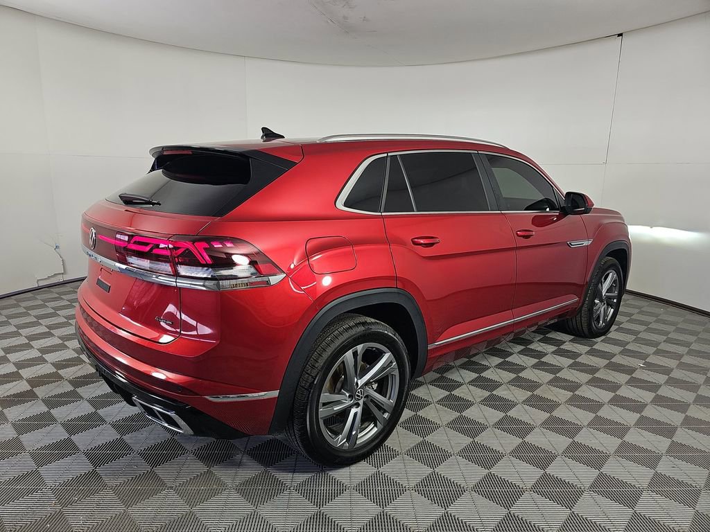Used 2024 Volkswagen Atlas Cross Sport SEL R-Line AWD/4WD image 2