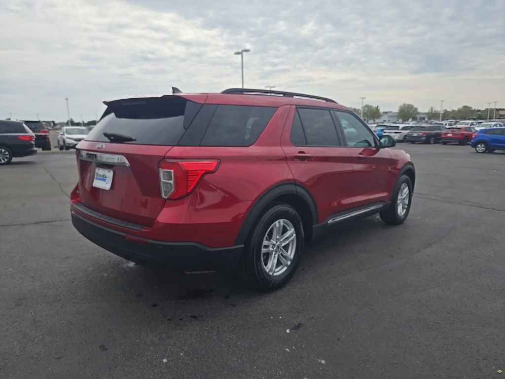 Used 2022 Ford Explorer XLT image 7