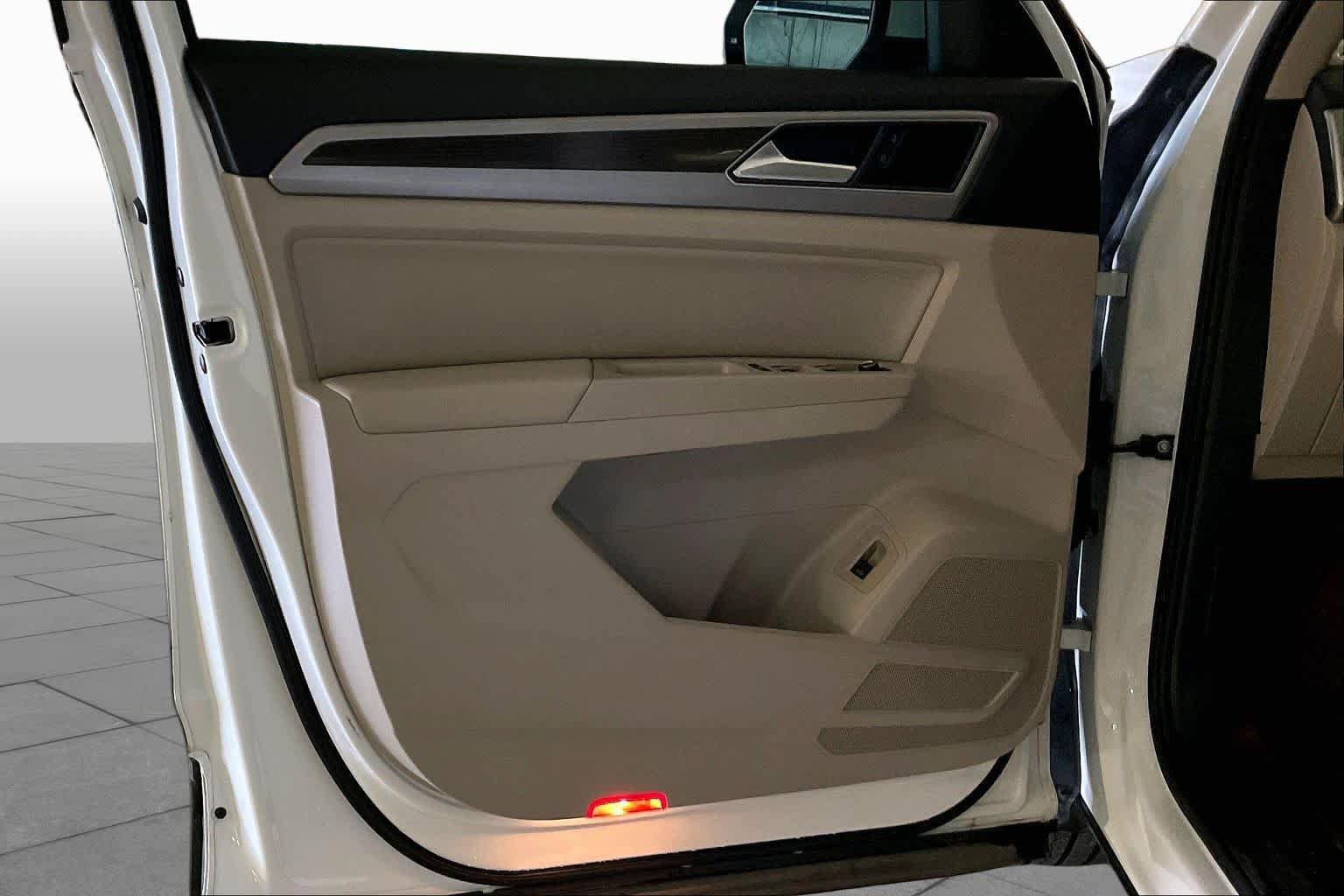 Used 2019 Volkswagen Atlas SEL FWD image 20