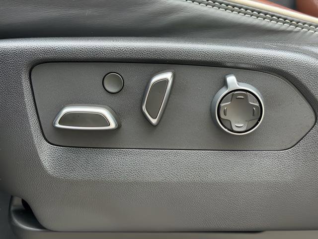 Used 2024 GMC Yukon Denali Ultimate image 34