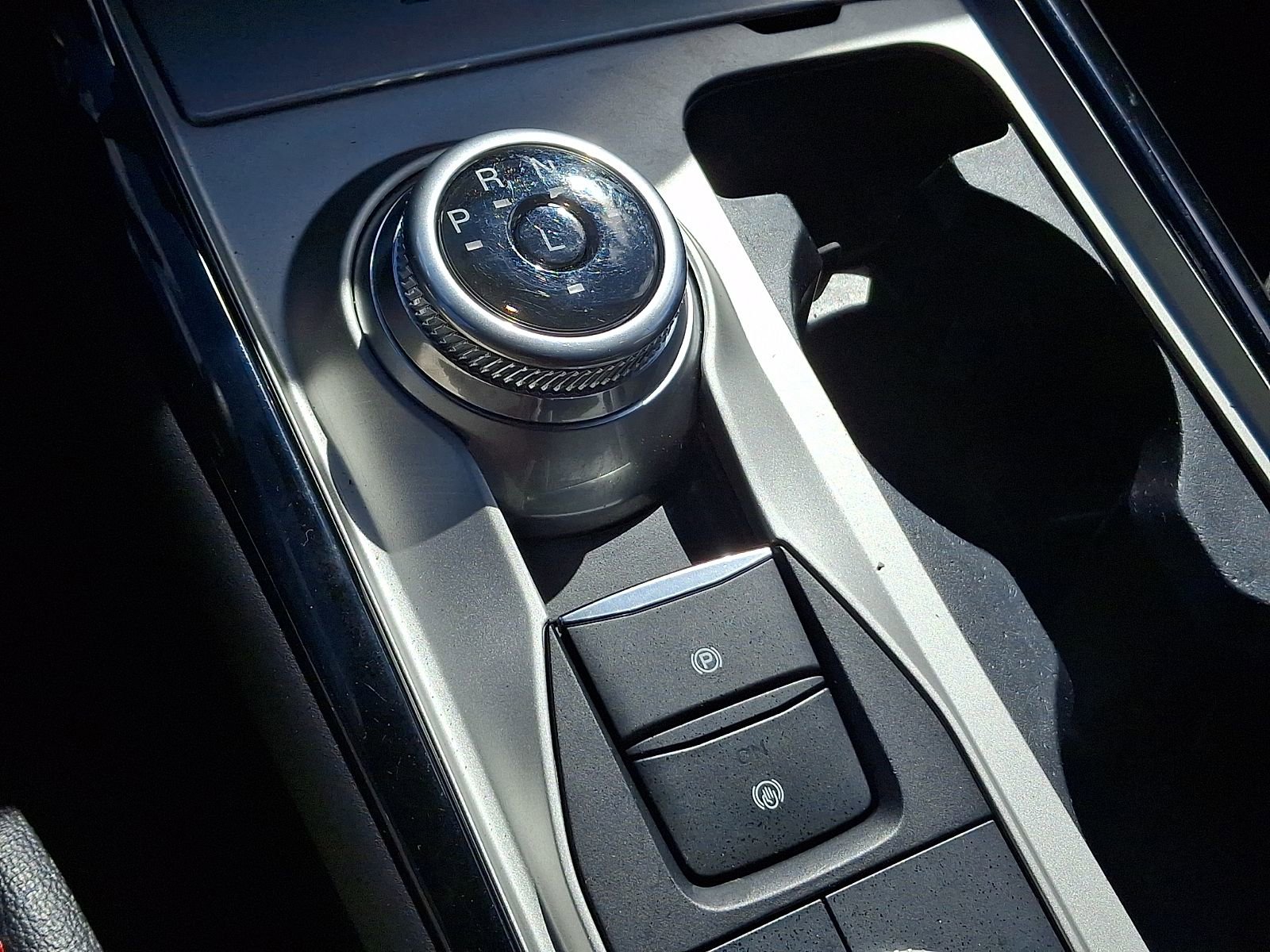 Used 2022 Ford Explorer ST-Line w/ Class IV Trailer Tow Package image 17