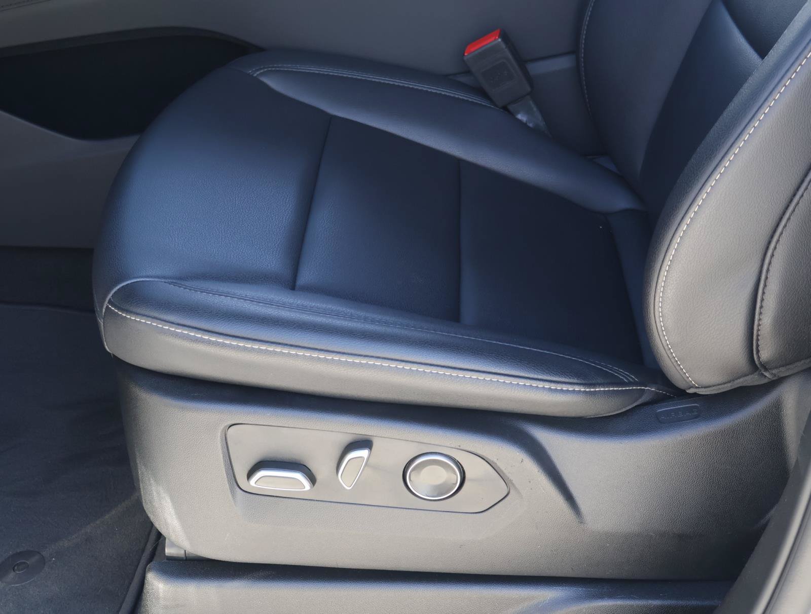 Certified 2024 Cadillac Escalade Luxury RWD image 19