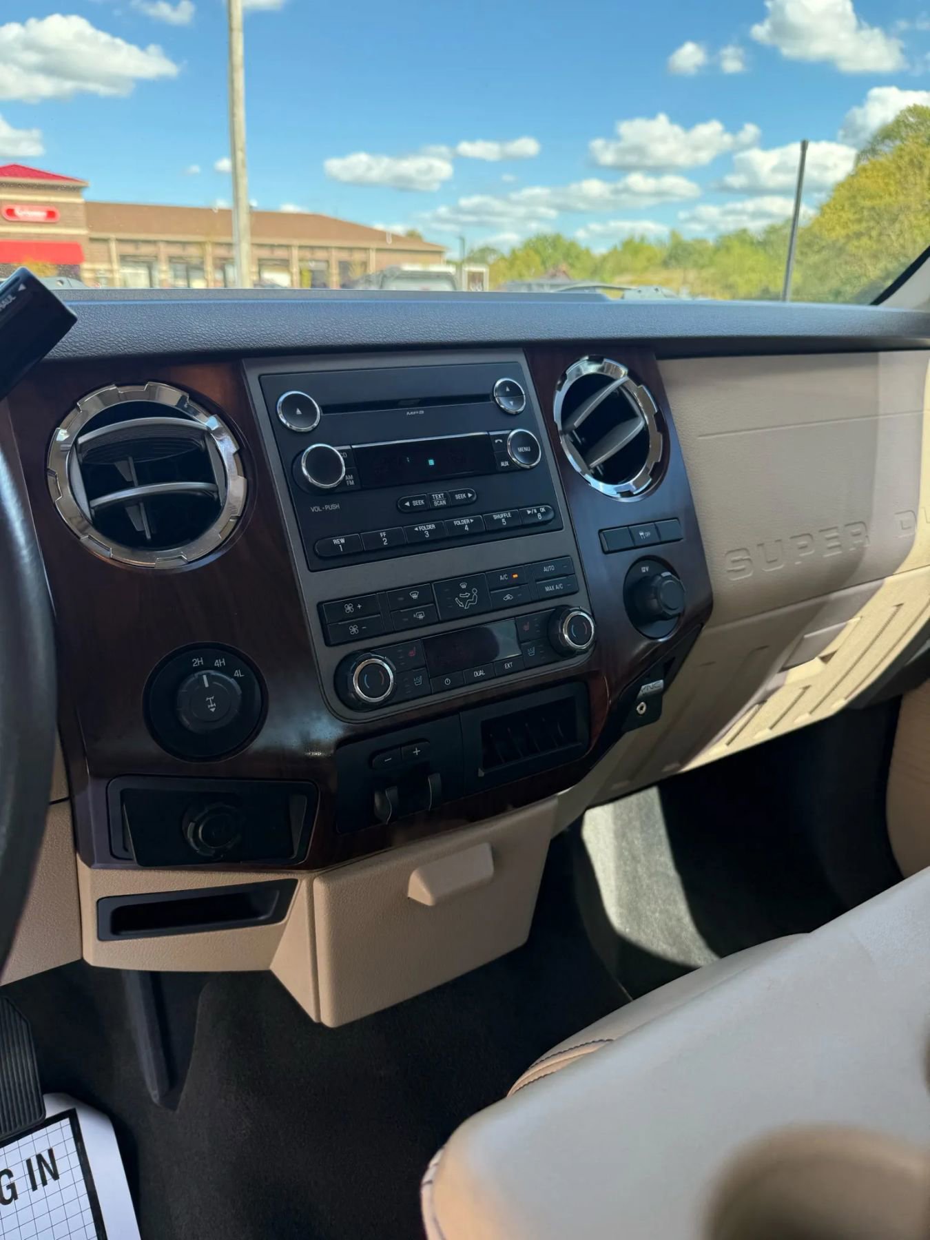 Used 2012 Ford F250 Lariat image 13