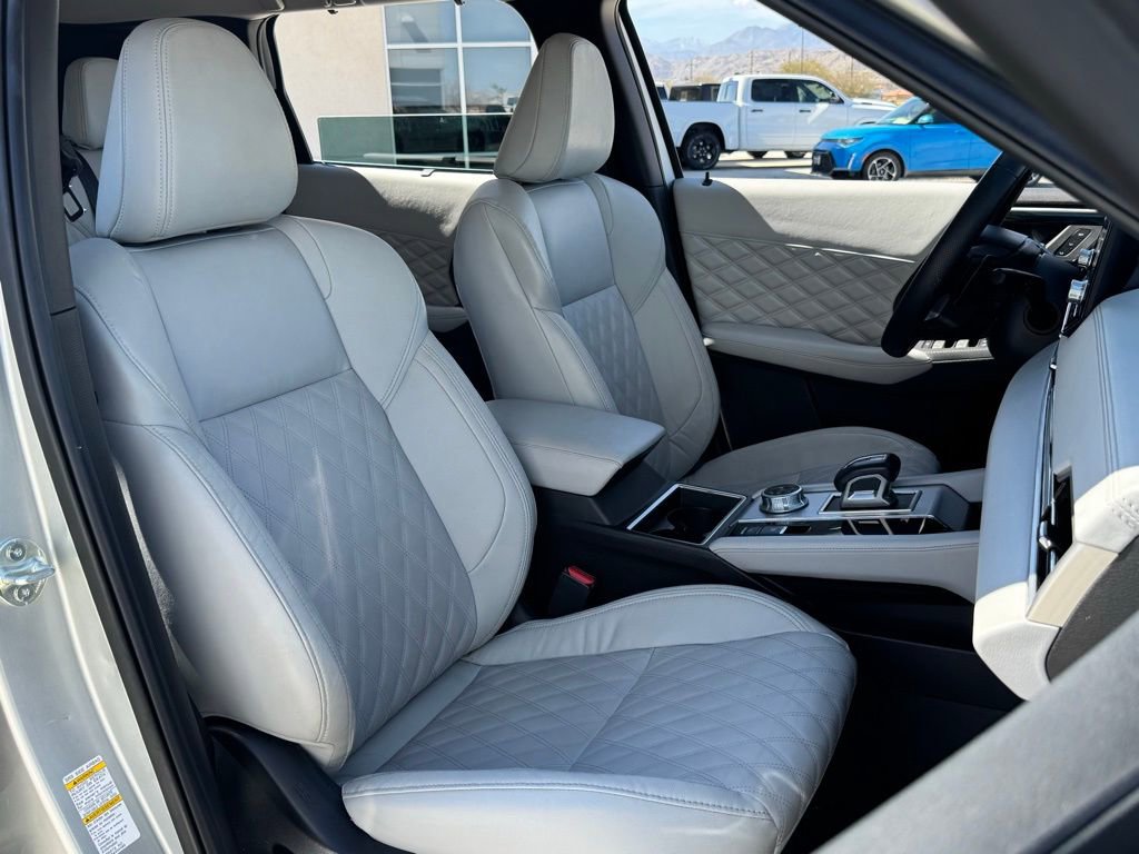 Used 2023 Mitsubishi Outlander SEL image 32