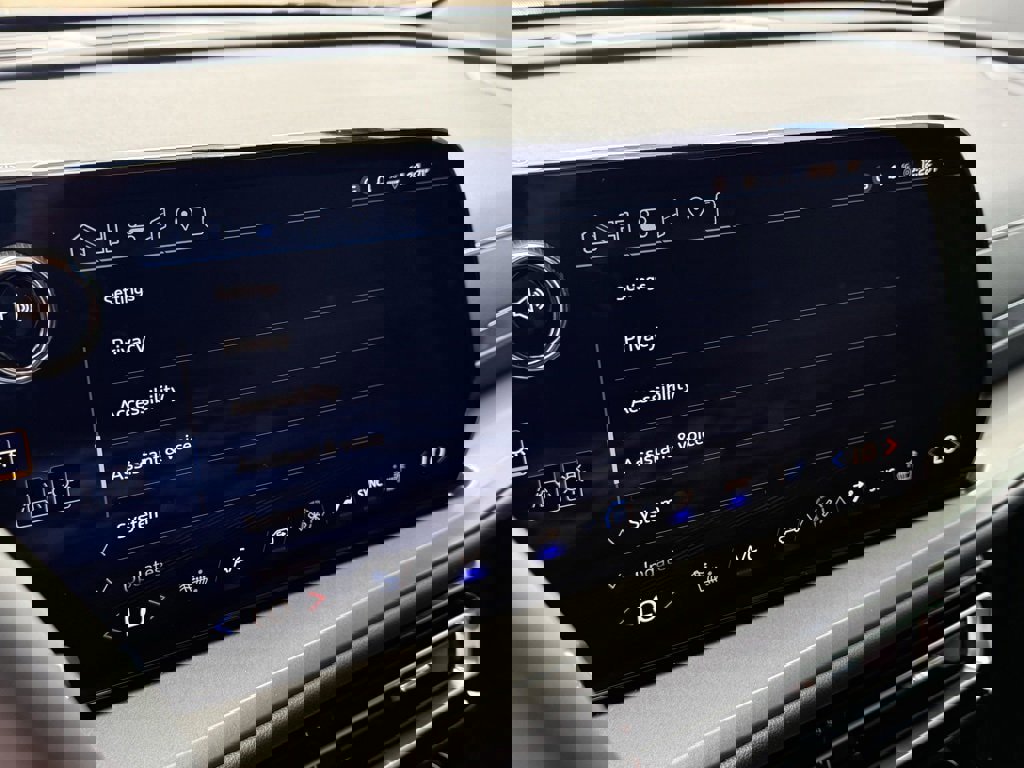 New 2026 Chevrolet Traverse LT w/ LPO, Floor Liner Package image 33