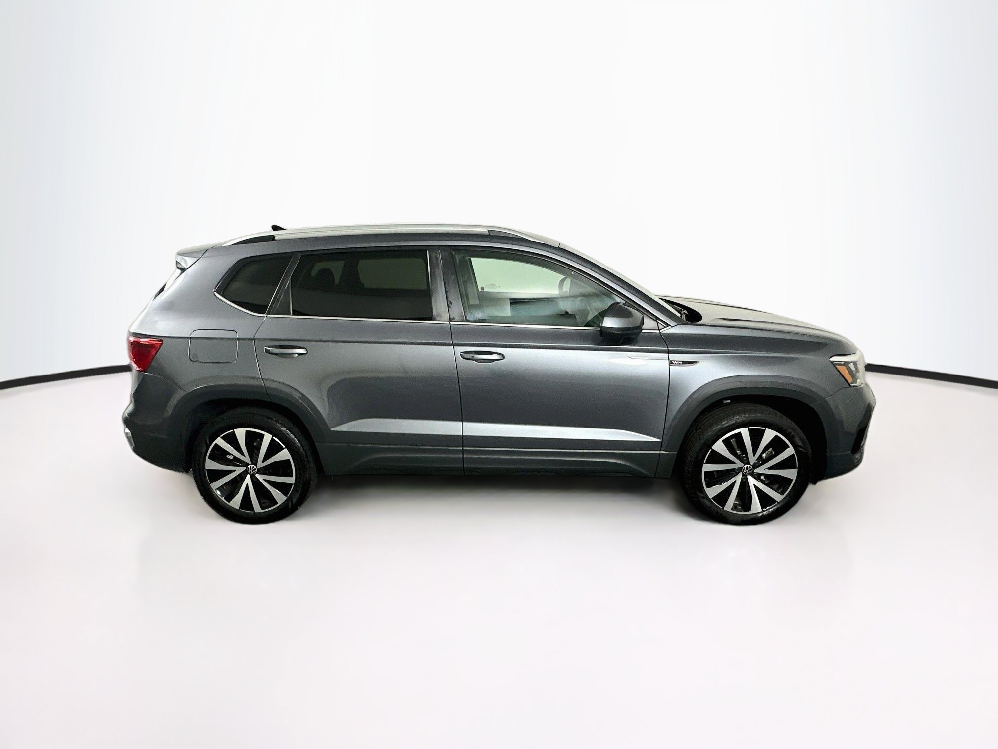 Used 2024 Volkswagen Taos SE FWD image 10