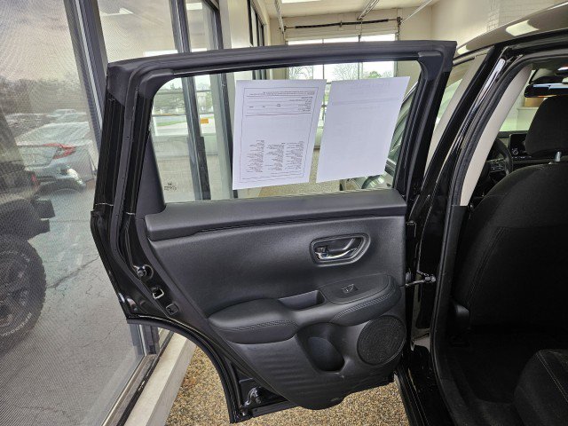 Used 2023 Honda HR-V LX image 16