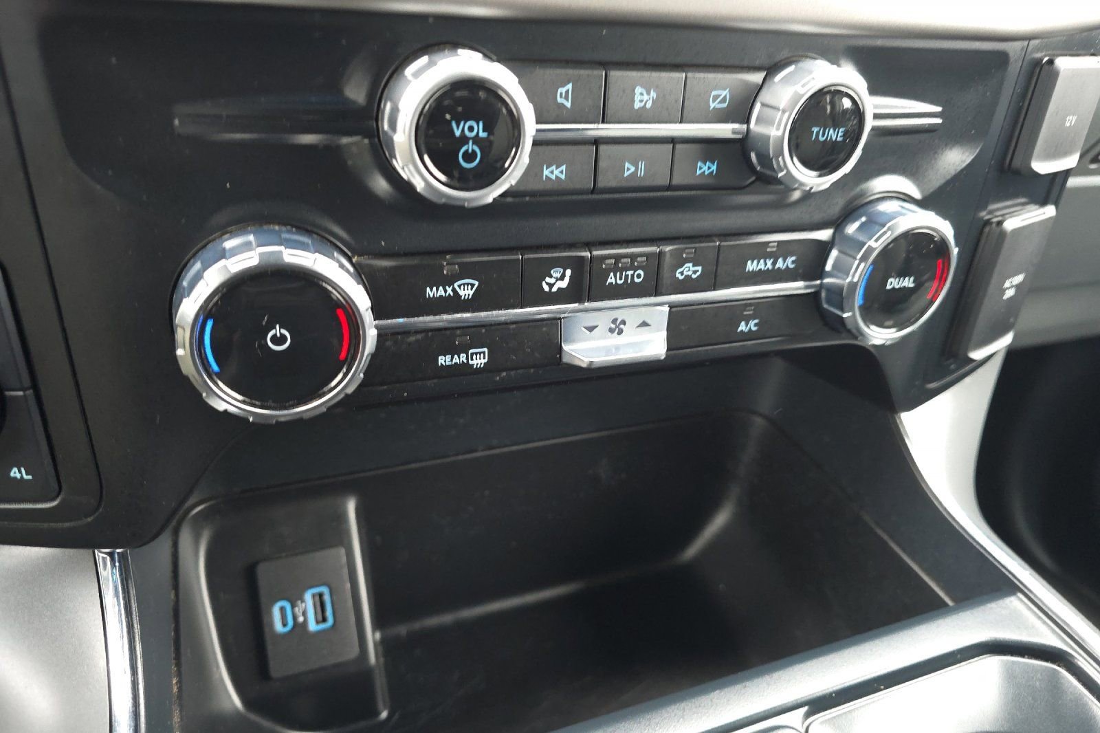 Used 2024 Ford F150 XLT w/ Mobile Office Package image 26