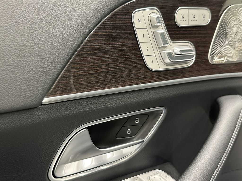 Certified 2025 Mercedes-Benz GLS 450 4MATIC image 13