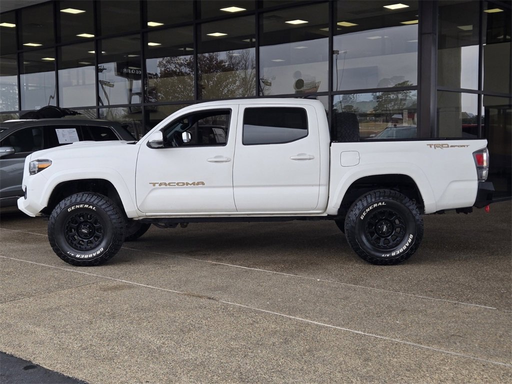 Used 2022 Toyota Tacoma TRD Sport w/ Technology Package image 2