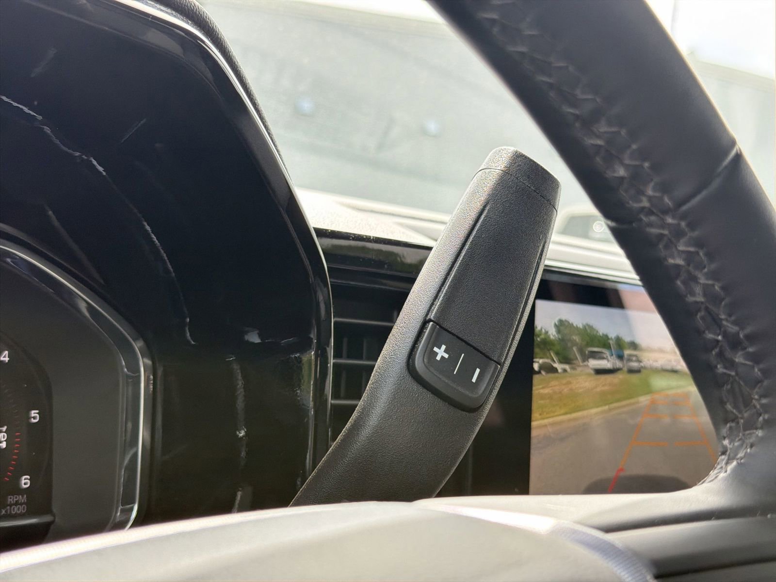 Used 2024 GMC Sierra 1500 SLT AWD/4WD image 26