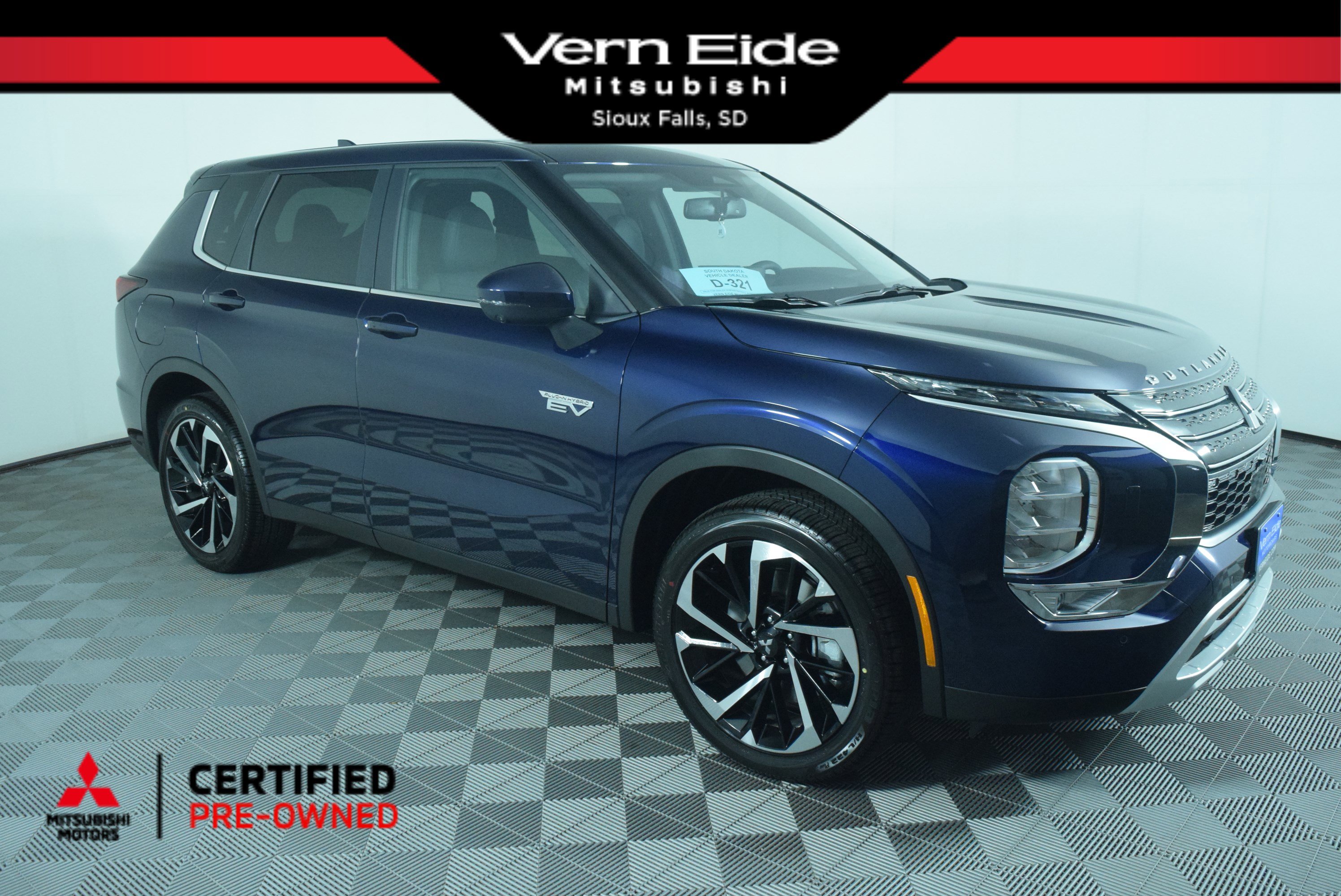 Used 2025 Mitsubishi Outlander SE