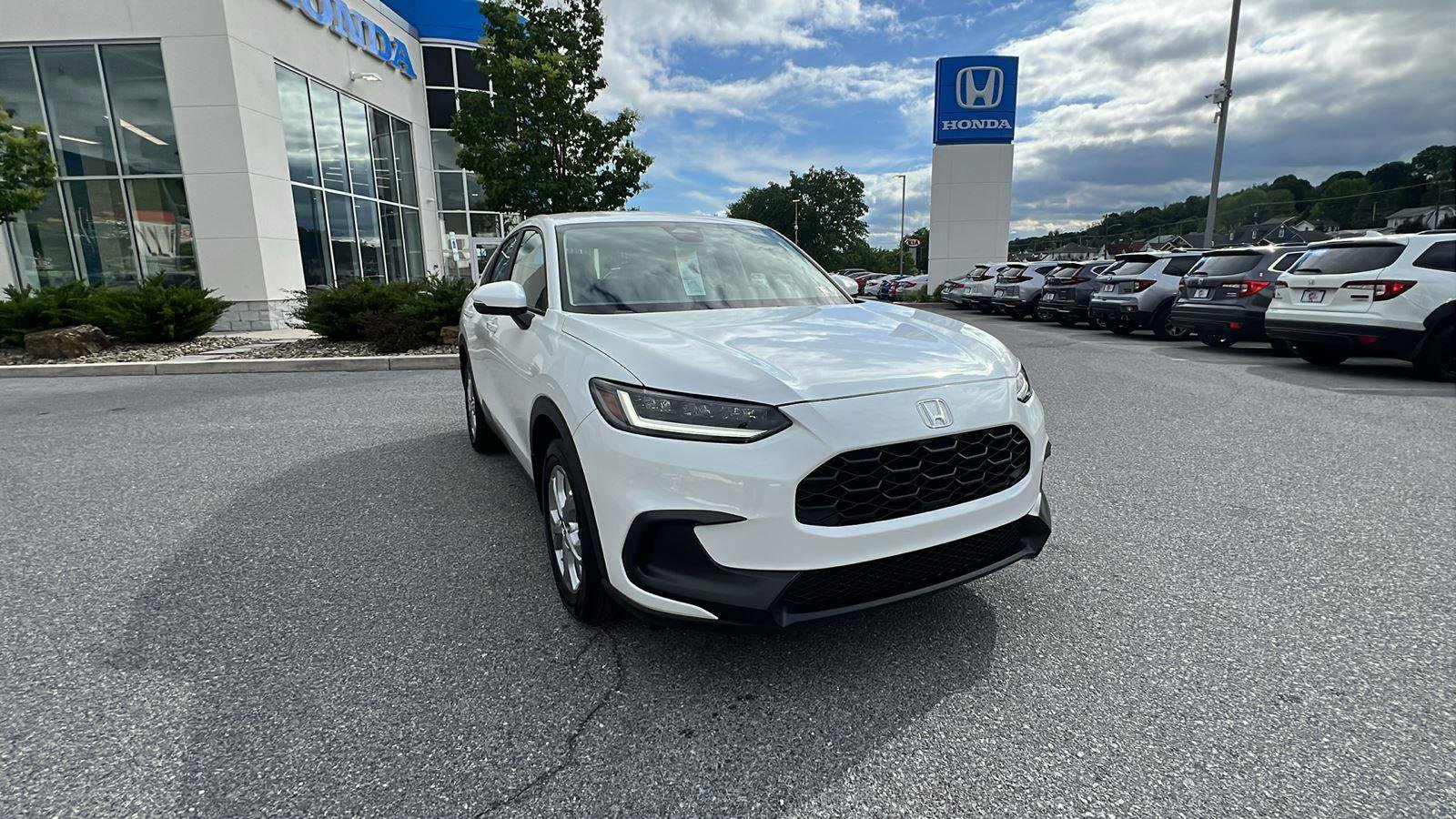 New 2025 Honda HR-V LX image 2
