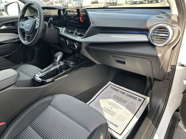 Used 2025 Chevrolet Trax LT image 29