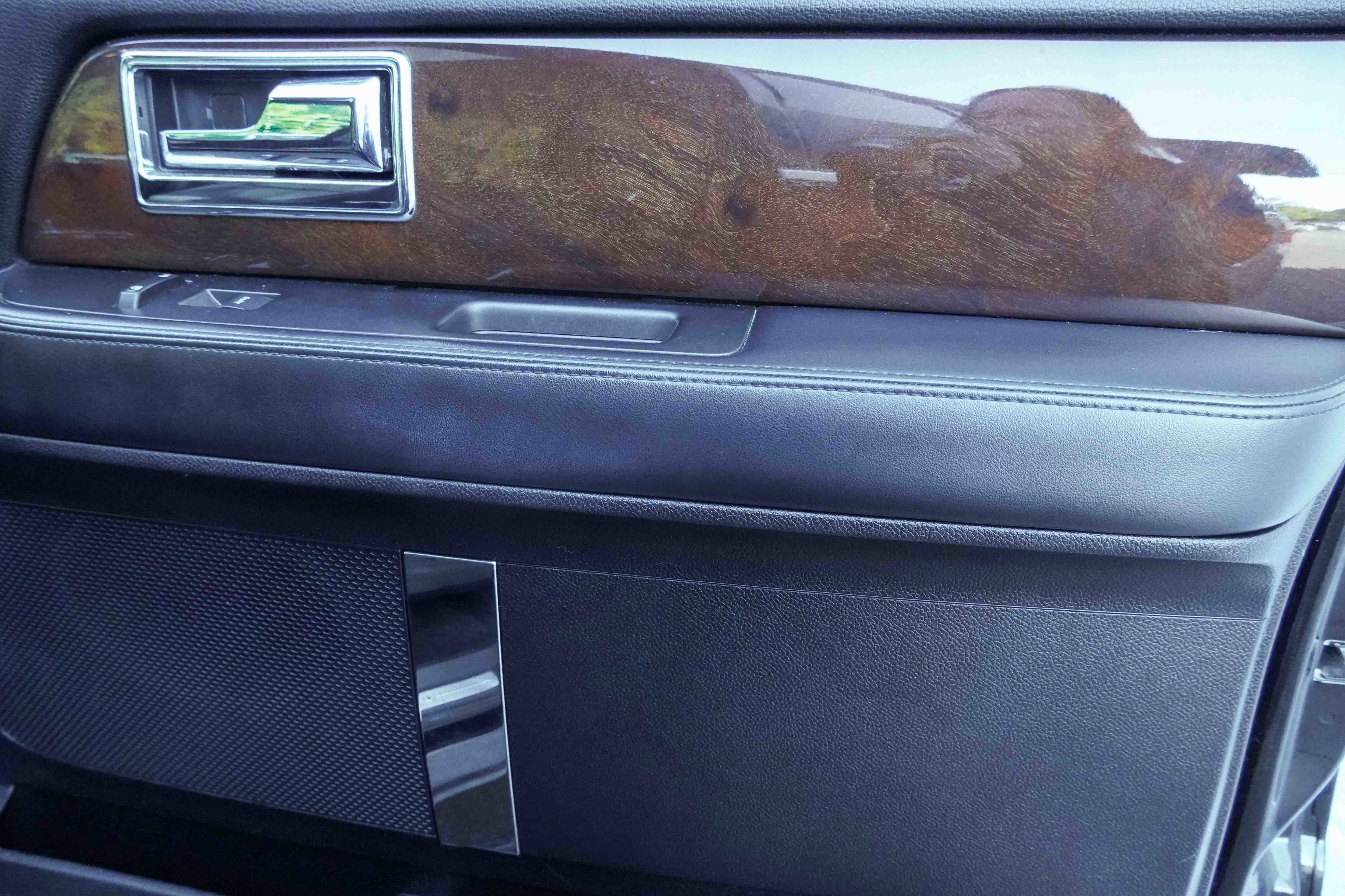 Used 2017 Lincoln Navigator Select image 30