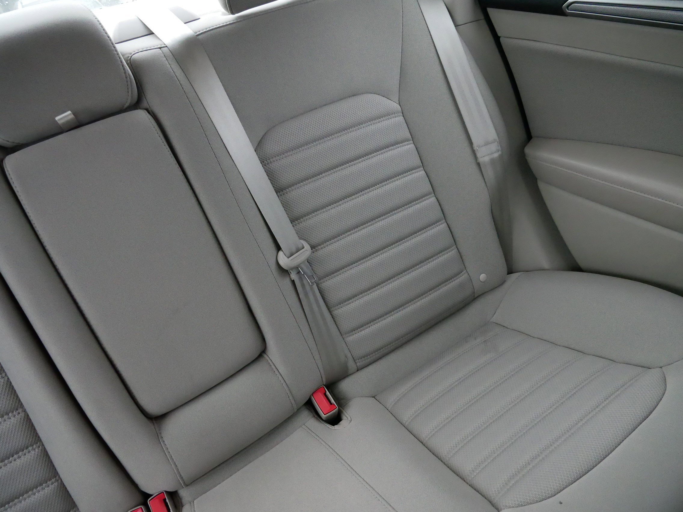 Used 2018 Ford Fusion SE image 14